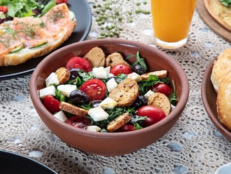 Simit Gevrekli Kahvaltı Salatası görseli