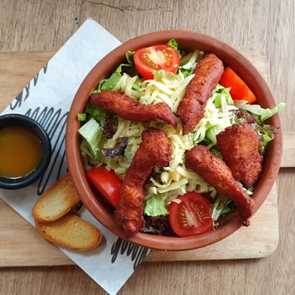 Çıtır Tavuk Salata görseli