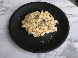 Kremalı Tavuklu Makarna görseli