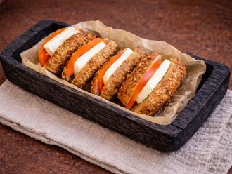 Tahıllı & Beyaz Peynirli Simit görseli