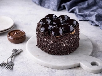 Profiterollü Pasta (4-6 Kişilik) görseli