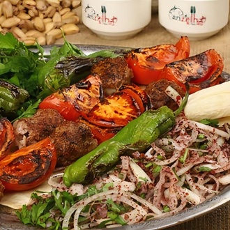 Domatesli Kebap görseli