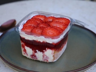 Çilekli Venezuella Trileçesi görseli