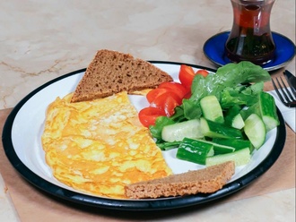 Siyez Buğday Ezmeli Omlet görseli