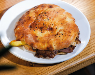 Tombik Ekmek Arası Et Döner görseli