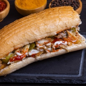 Yarım Ekmek Arası Tavuk Döner görseli