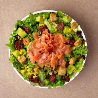 Füme Somonlu Salata görseli