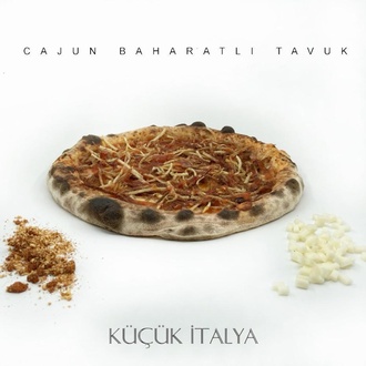 Cajun Baharatlı Tavuklu Pizza görseli