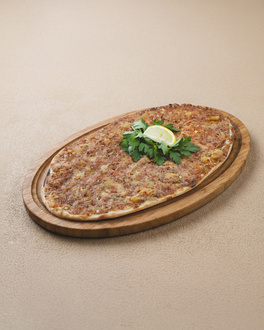 Patlıcanlı Lahmacun görseli