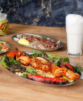 Tavuk Şiş Porsiyon + İçeçek görseli