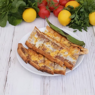 Kıymalı Yumurtalı Pide görseli