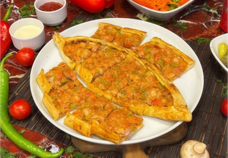 Tavuk Kuşbaşılı Pide görseli