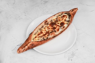 Kavurmalı Kaşarlı Pide görseli
