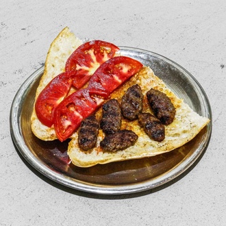 Yarım Ekmek Arası Izgara Köfte görseli