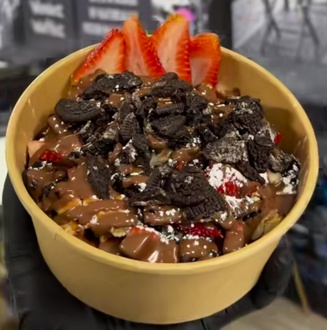 Çilekli Muzlu Waffle Bowl (750 Cc) görseli