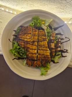 Çıtır Tavuklu Salata görseli