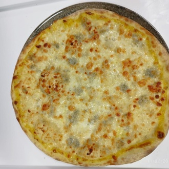 Pizza Quattro Formaggi görseli