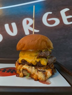 Phobos Double Burger görseli