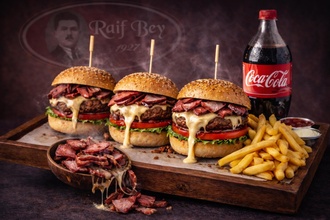 Üç Kardeş Füme Burger & Coca Cola ( 1 Lt) görseli
