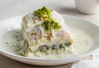 Beyaz Çikolatalı Fıstıklı Soğuk Baklava (560 Gr.) görseli