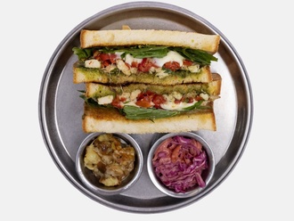 Pesto Chicken Sandwich görseli