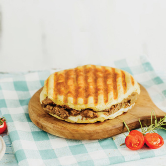 Kavurma Kaşarlı Bazlama Tost görseli