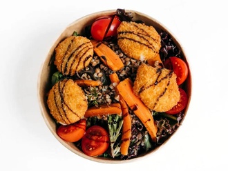 Çıtır Keçi Peynirli Salata görseli