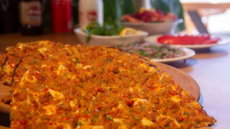 İstanbul Lahmacun (2 Adet-büyük Boy) + Coca Cola görseli