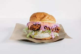 Crispy Chicken Burger görseli