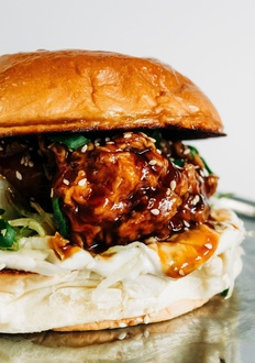 Teriyaki Crispy Chicken Burger görseli