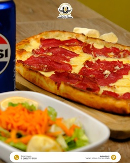 Pastırma & Kaşar Sürmene Pidesi görseli