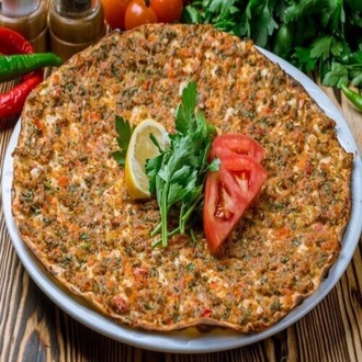 Lahmacun görseli