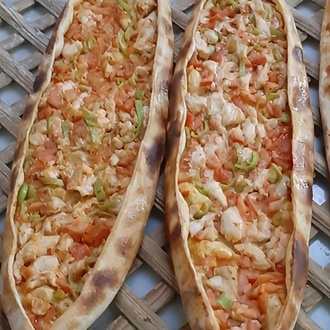 Tavuklu Pide görseli