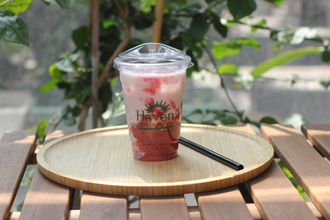 Iced Strawberry Matcha Latte (40 Cl.) görseli