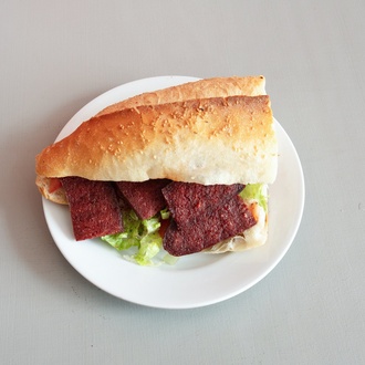 Yarım Ekmek Arası Sucuk görseli
