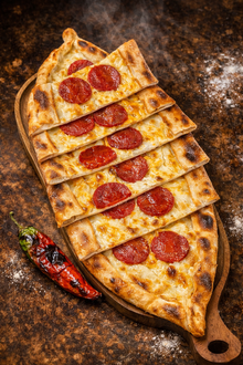 Sucuklu Kaşarlı Yumurtalı Pide görseli