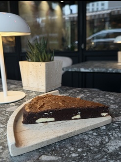 Tatlı Ev Yapımı Çift Çikolatalı Brownie görseli