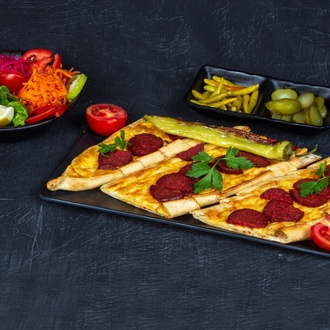 Sucuklu Pide görseli
