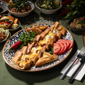 Sucuklu Yumurtalı Pide görseli