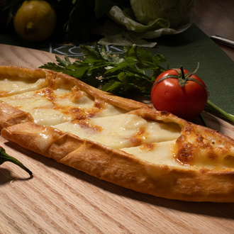 Fıstık Peynirli Pide görseli