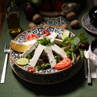 Beyaz Peynirli Salata görseli