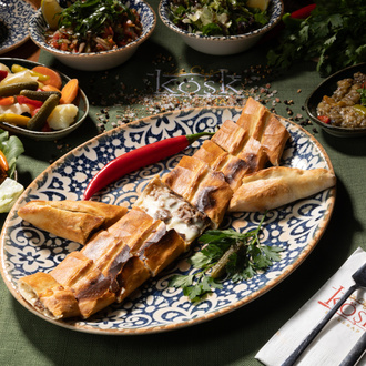 Kavurmalı Kaşarlı Pide görseli