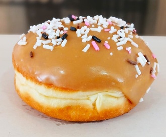 Double Karamelli Berliner Donut görseli