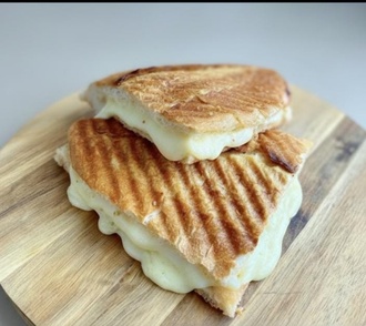 Kaşarlı Tost görseli