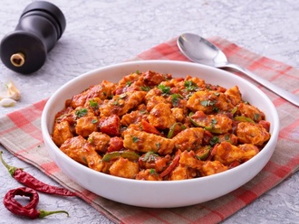 Acı Soslu Tavuk Sote görseli