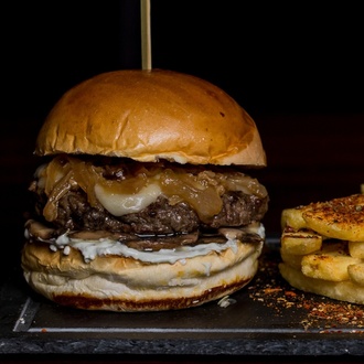 Kuzu Rokfor Mushroom Burger görseli