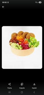 Falafelli Salata görseli