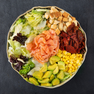 Smoked Salmon / Füme Somonlu Salata görseli