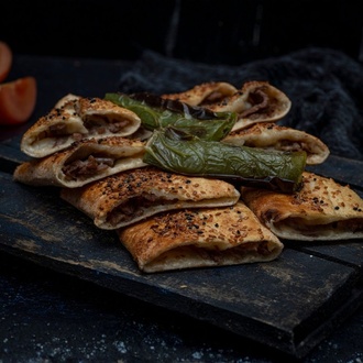 Et Dönerli Kaşarlı Pide görseli