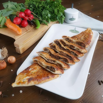 Kavurmalı Pide (Kapalı) görseli